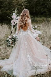 A-line V-neck Long Sleeves Beach Wedding Dresses With Lace Appliques